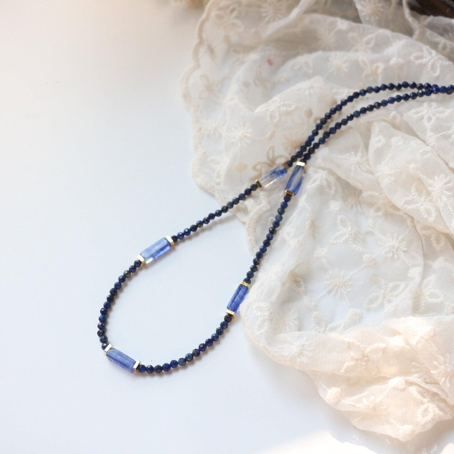 Natural Stone Blue Crystal & Lapis Lazuli Short Necklace – Unique Beaded Necklace for Elegant Style