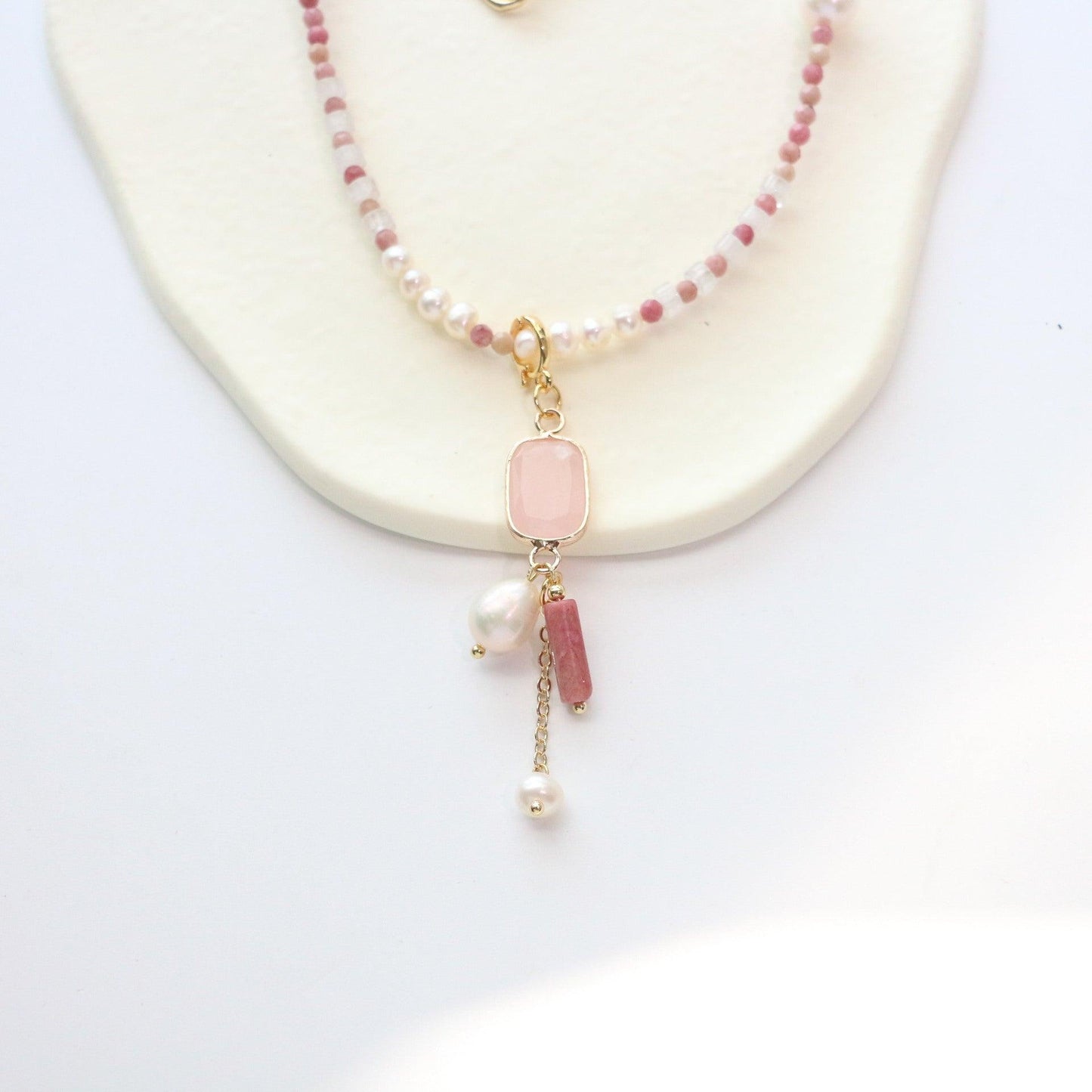 Pink Vintage Natural Stone Red Agate & Strawberry Quartz Necklace – Elegant Beaded Jewelry