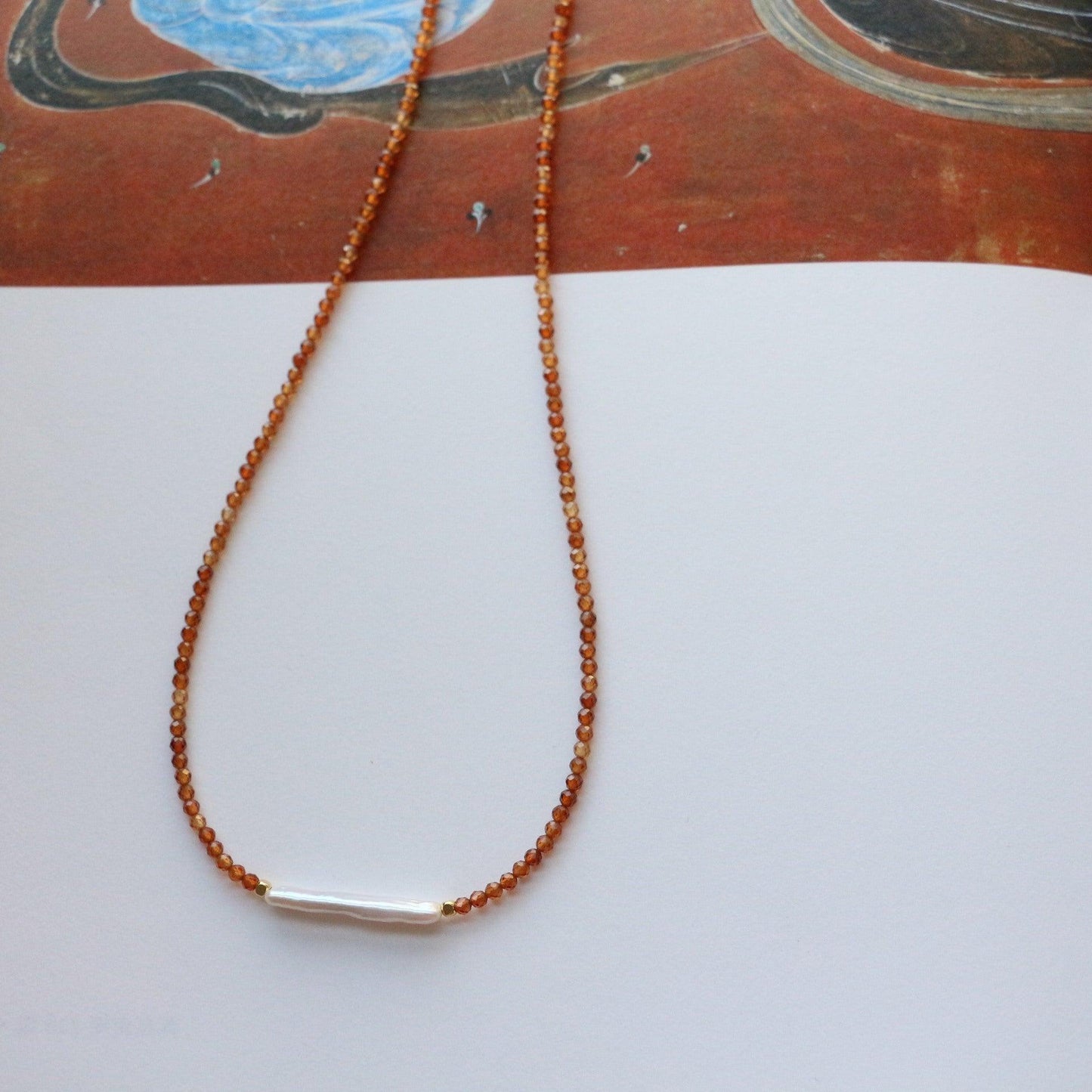 Minimalist Baroque Pearl & Orange Garnet Necklace – Unique Gradual Orange Choker Chain