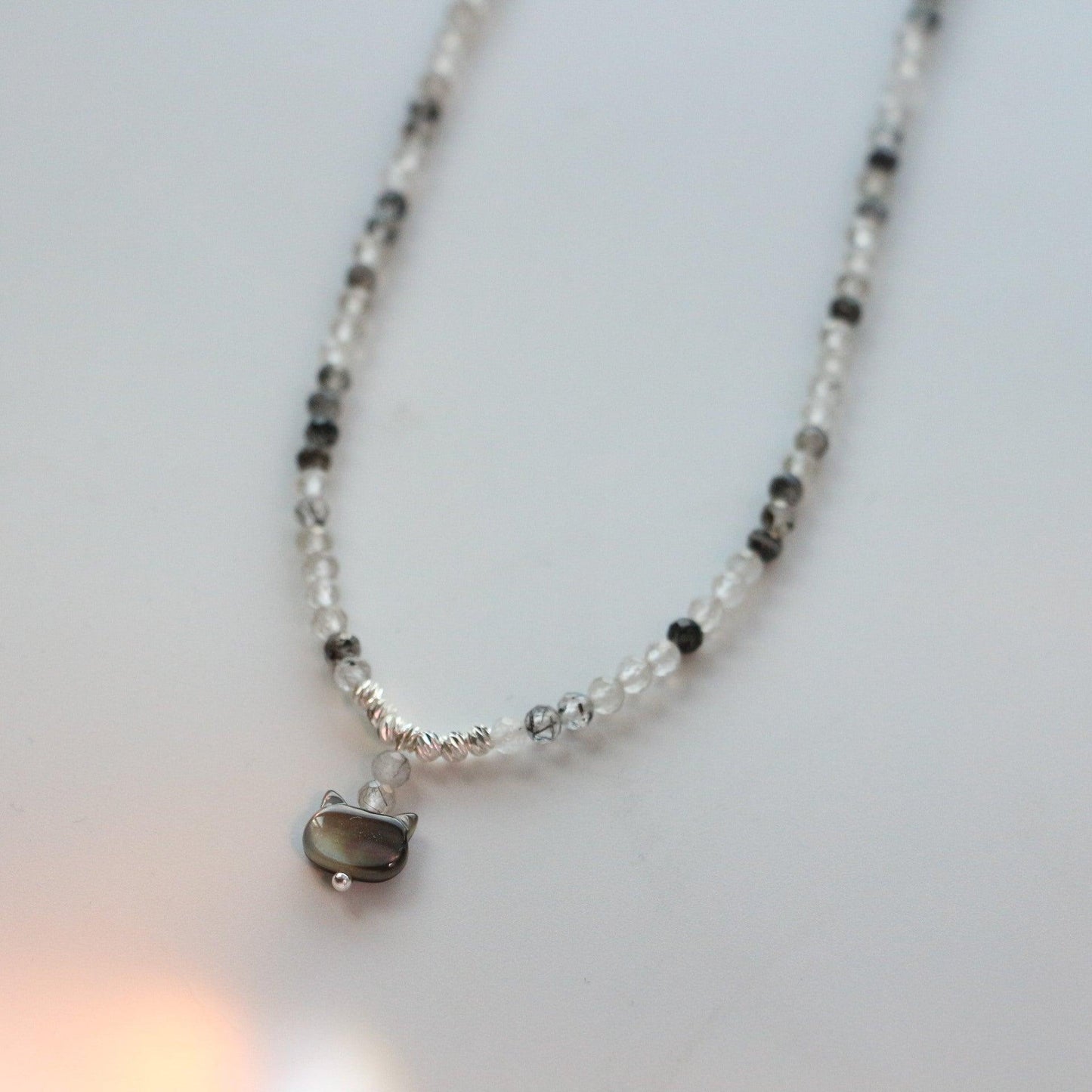 Niche New Natural Black Shell Cat Head Necklace - Unique Handcrafted Pendant with Silver Accents