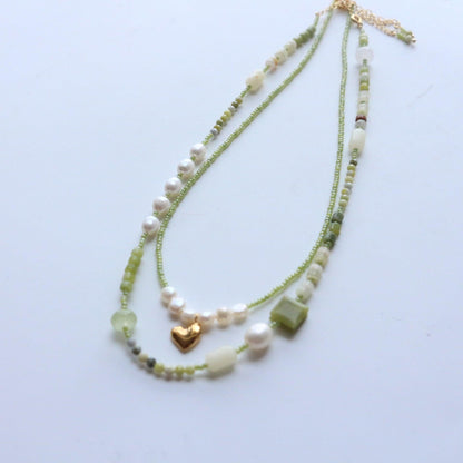 Vintage-Inspired Handmade Beaded Necklace with Green Natural Stones & Freshwater Pearls – Chic Collar Chain