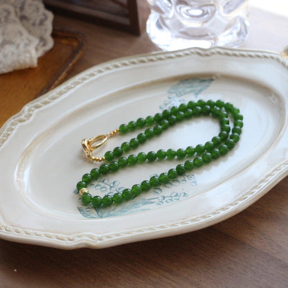 Vintage Emerald Necklace – Natural Stone Beaded Choker with Minimalist Design